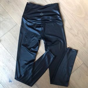 Beyond Yoga Gloss Over High Waist Legging XS
